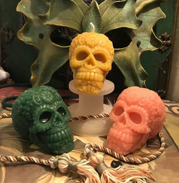 Día de los Muertos Skulls Beeswax Candle
