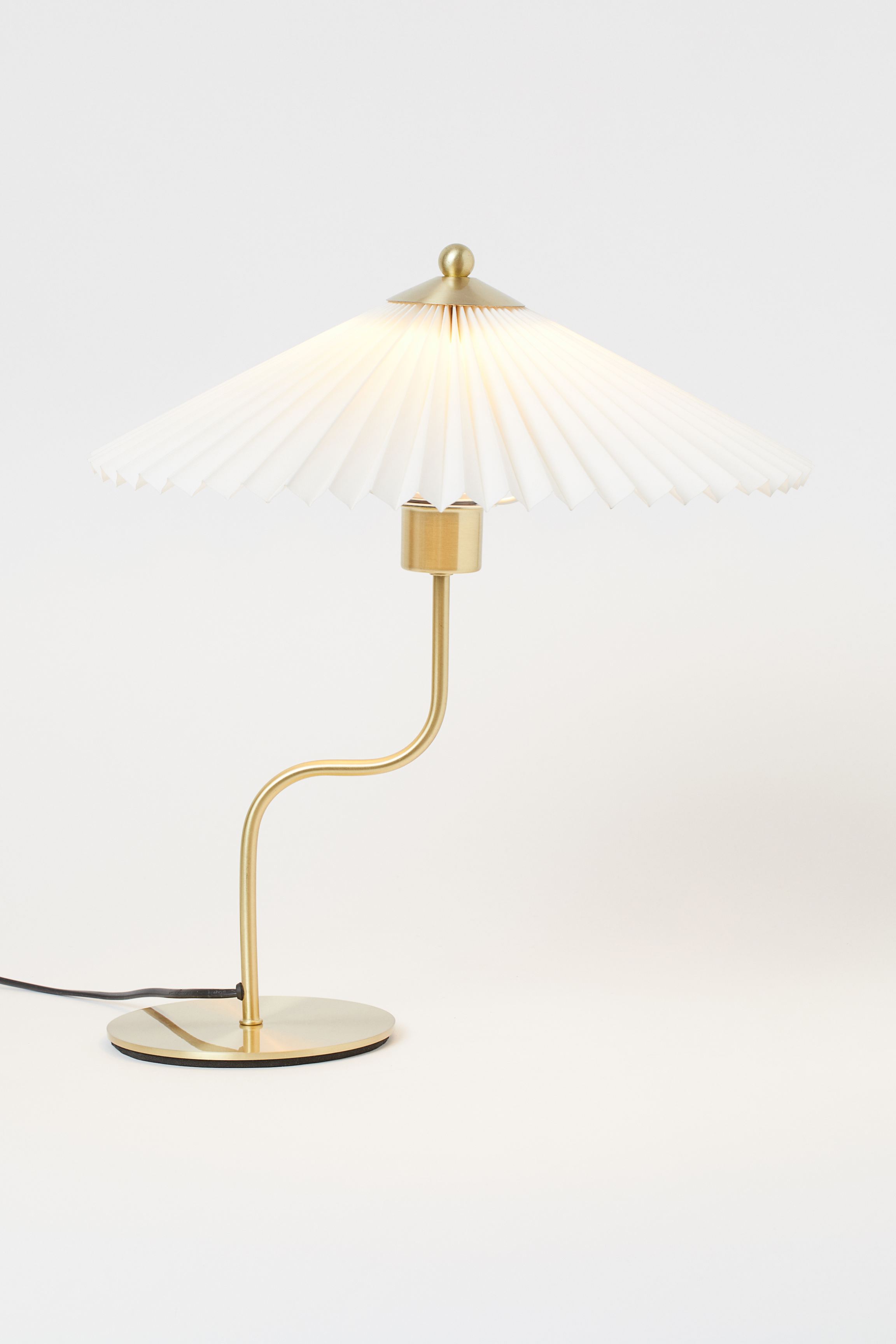Pleated-shade table lamp