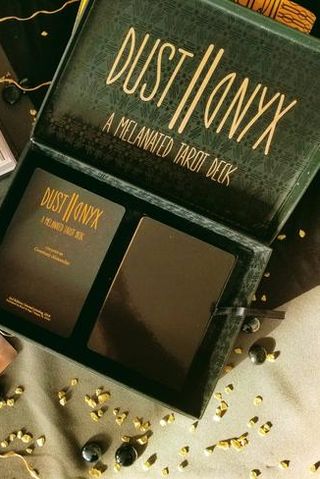 Dust II Onyx: A Melanted Tarot - 2da edición