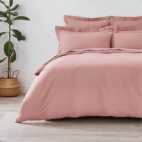 Autumn Bedding Ideas Give Your Bed An Autumnal Make Over - Pink Crushed Velvet Bedding Argos Autumn Bedding Ideas Give Your Bed An Autumnal Make Over - Pink Crushed Velvet Bedding Argos