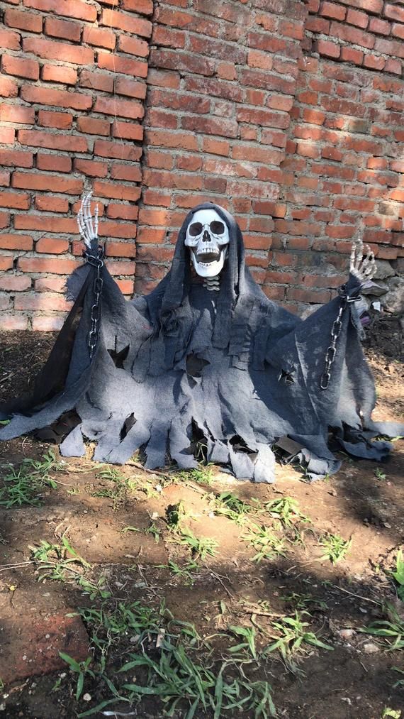 Creepy outdoor halloween deals decorations