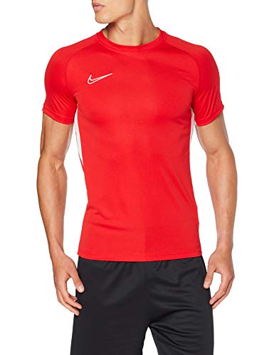 Ropa deportiva para hombre: 9 básicos vistos en