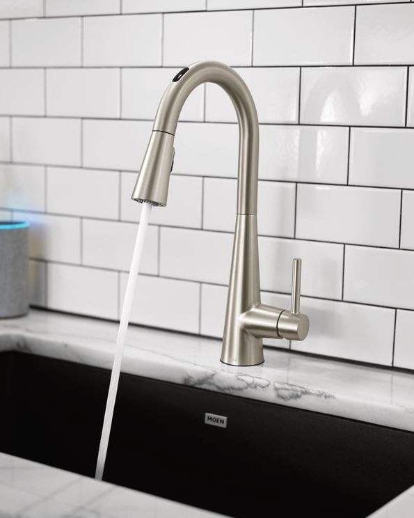 Sleek Touchless Single-Handle Pull-Down Sprayer Smart Kitchen Faucet