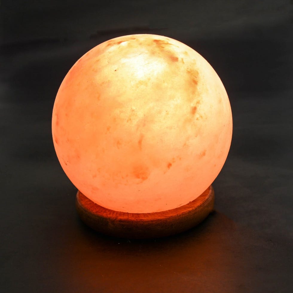 8 Potential Salt Lamp Benefits, FAQs + Ones to Buy