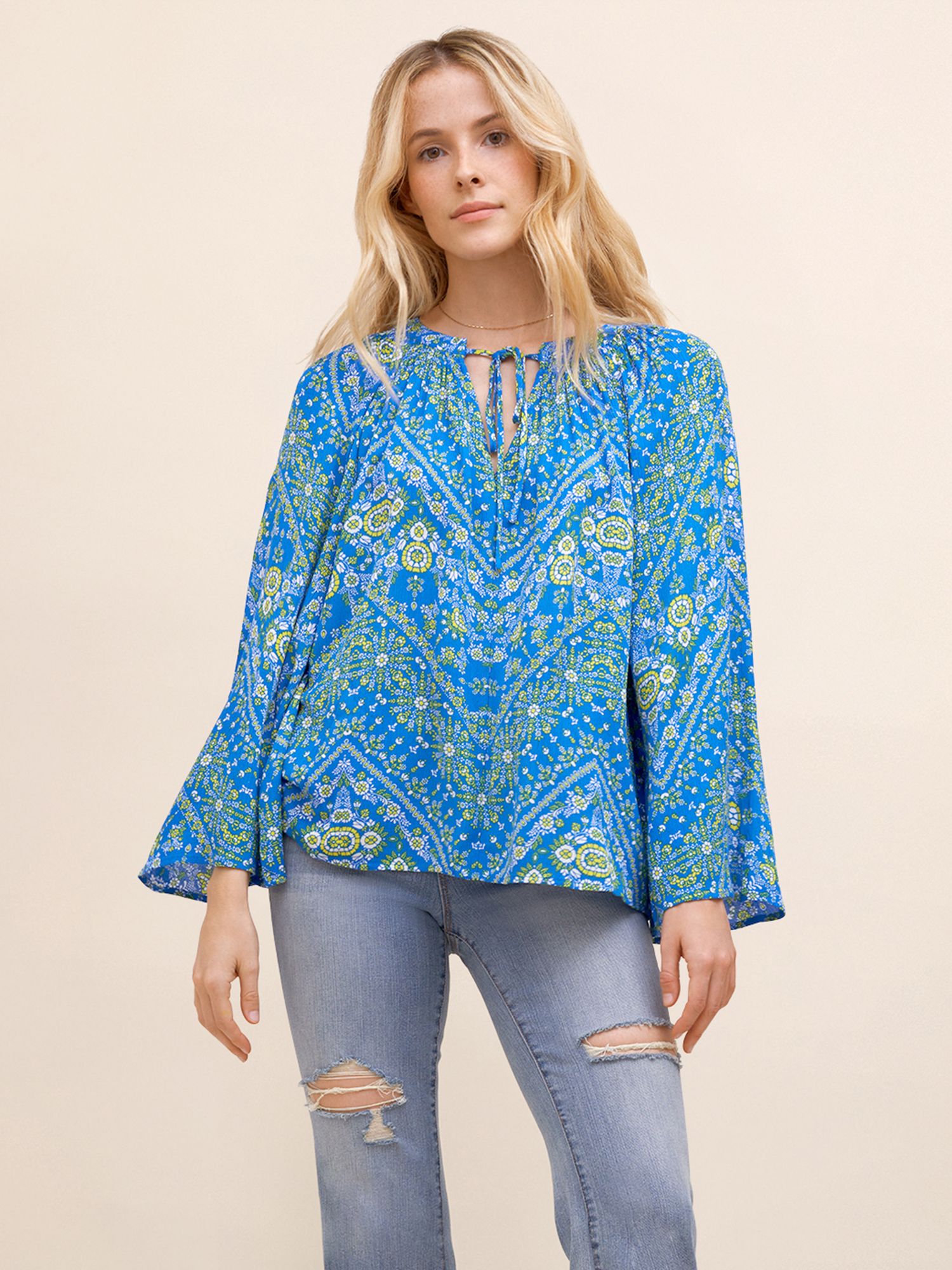 blouses with flowy sleeves