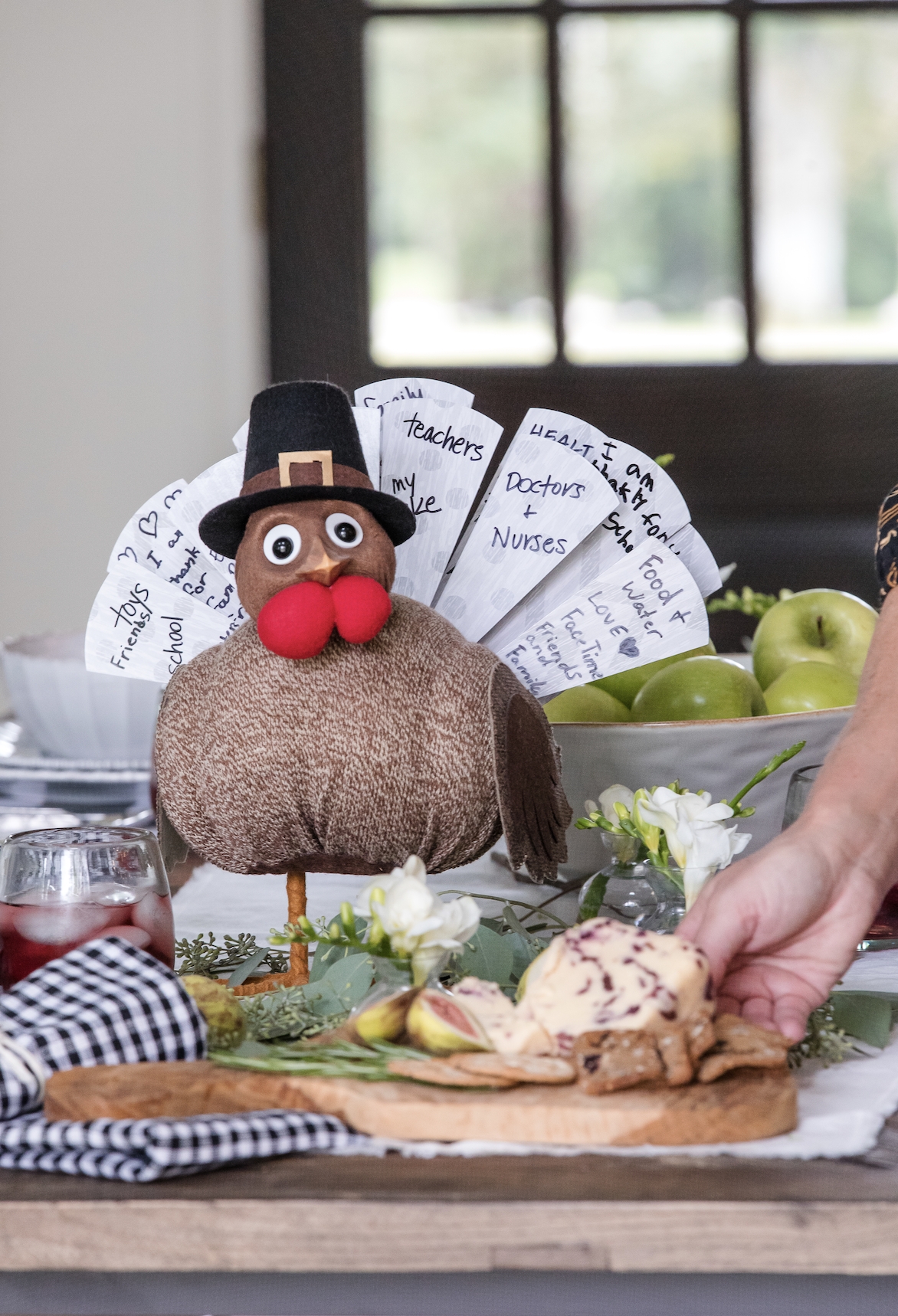 Make a Turkey on the Table