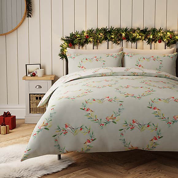 Robin Heart Reversible 100{911ea05452e114f1778c76ca86733b6032c246f8f651bb1f01d12abf04b54efb} Cotton Duvet Cover and Pillowcase Set