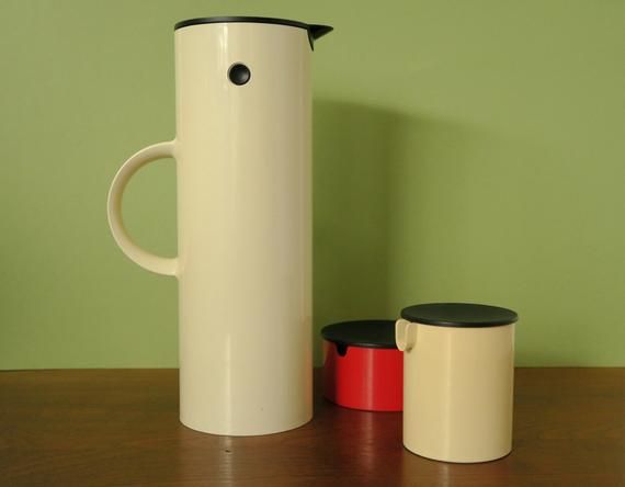 Stelton Thermos white bottle vacuum flask for coffee or tea from the 1970s, classic Danish design, Erik Magnussen, 1l stelton vacuum jug