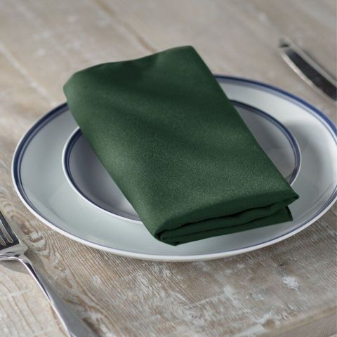 This Christmas Tree Napkin DIY Will Impress Everyone at Your Holiday Dinner Table