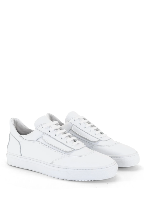 trendy white sneakers 2020 women's