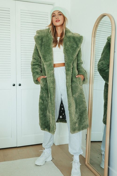 Emerald Mock Neck Faux Fur Sleeveless Sweater Top – Aquarius Brand