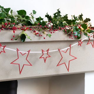 Star Streamers Wooden Garland