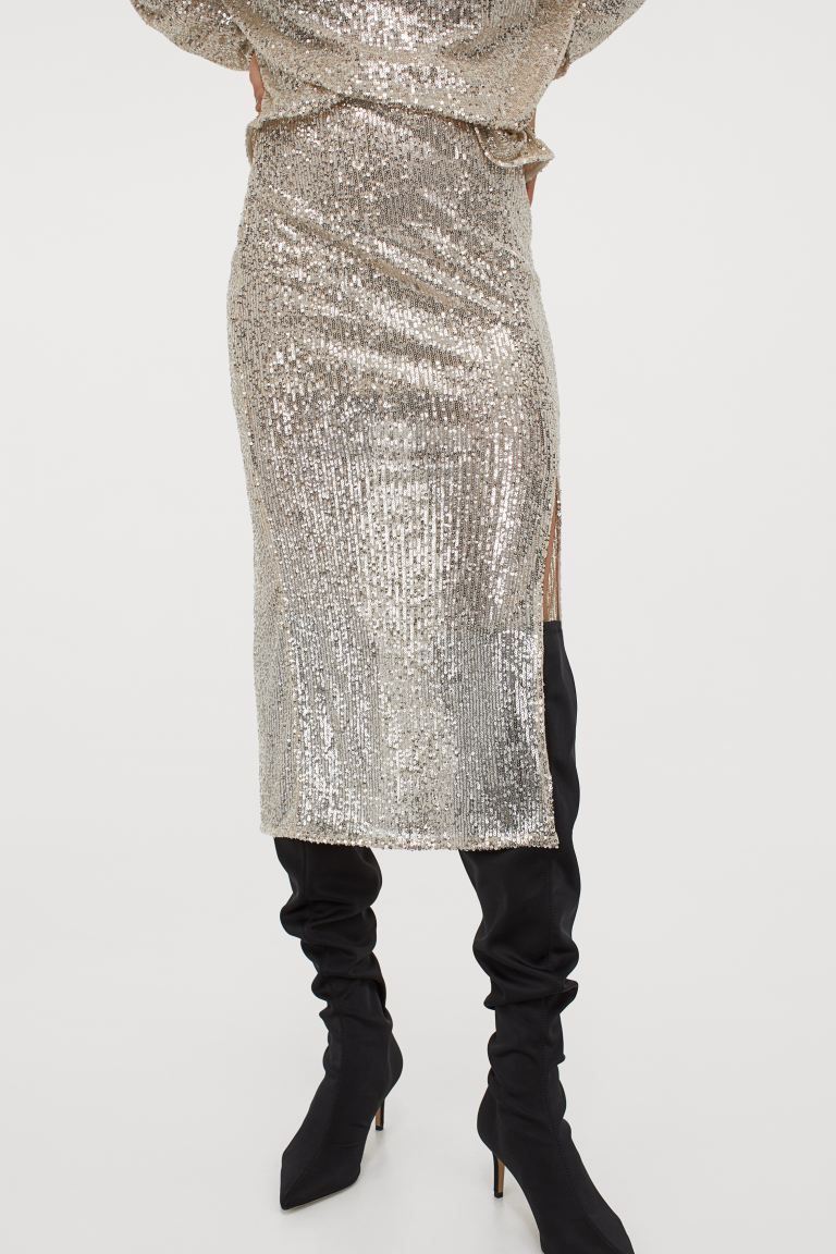 Slit-front sequined skirt