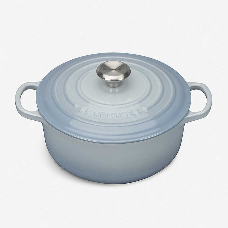 Cast iron round casserole dish