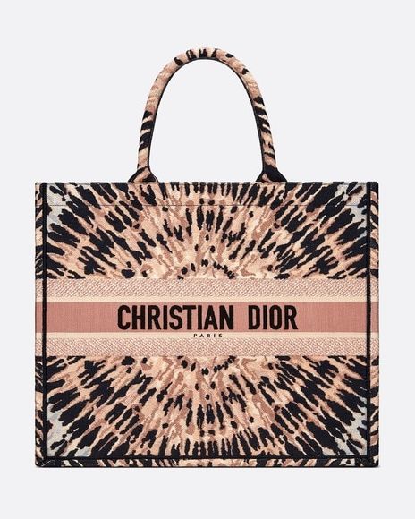 These Are The Only Bag Trends That Will Matter In 2021