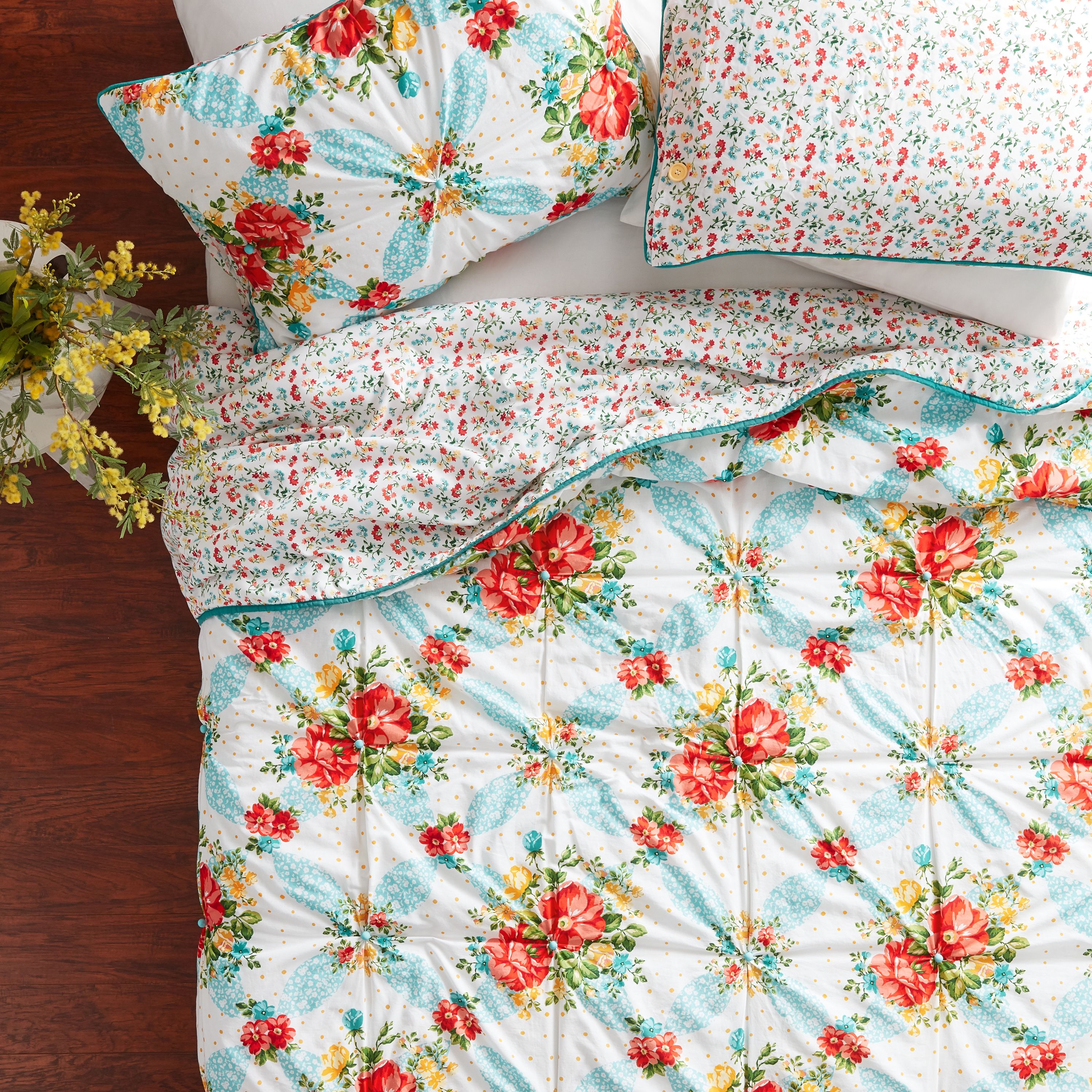 The Pioneer Woman Quilts at Walmart - Where to Buy Ree Drummond's Quilt ...