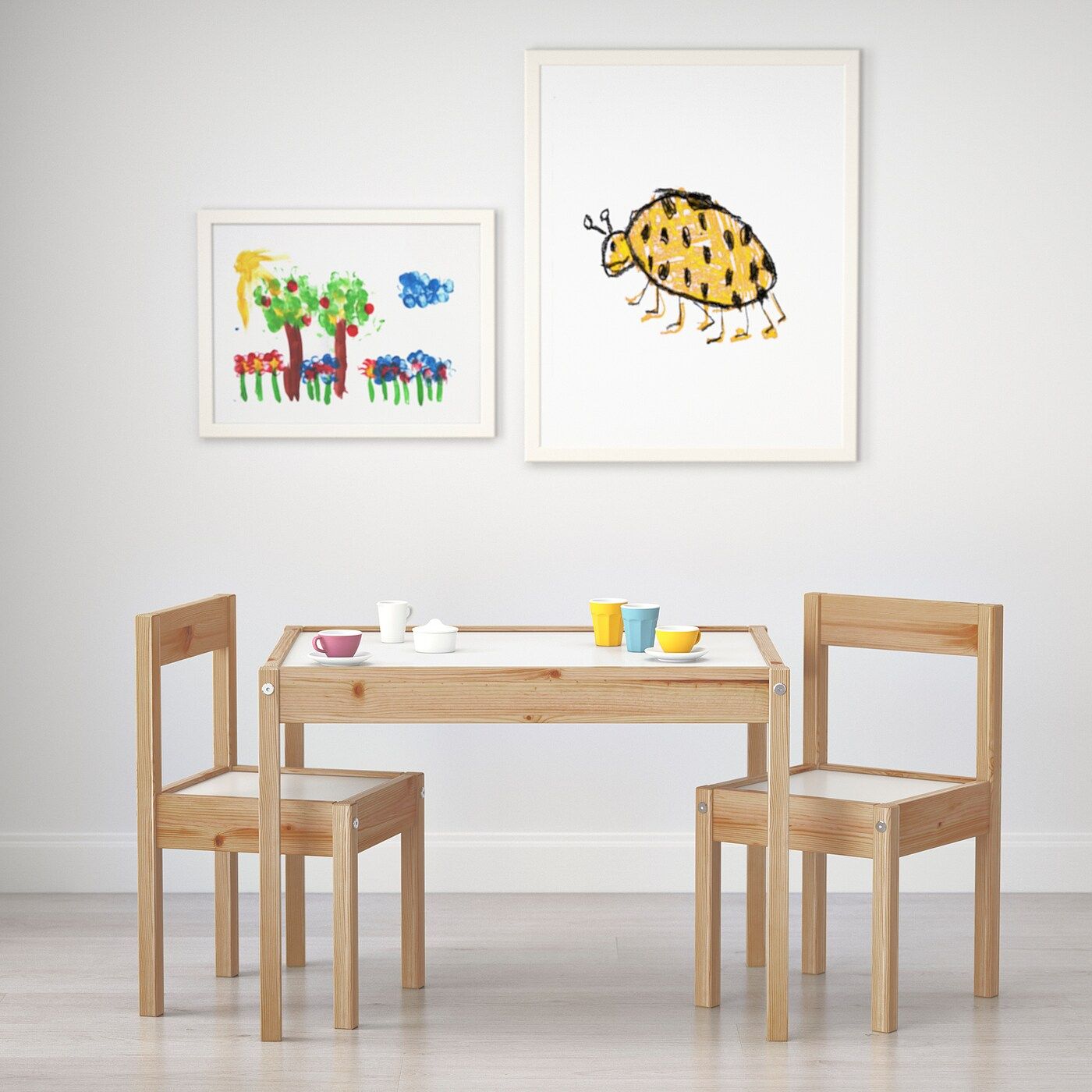 Lätt Children's Table and Chairs