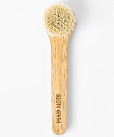 Dry Brushing Your Face: Complete Guide (Updated 2023)