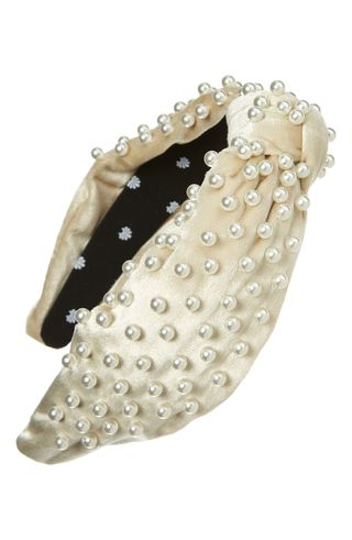 Velvet headband with pearls