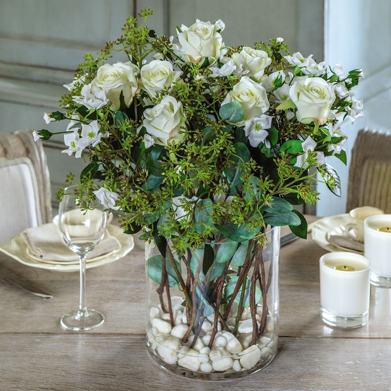 9,866 Flower Vase Outline Images, Stock Photos & Vectors | Shutterstock