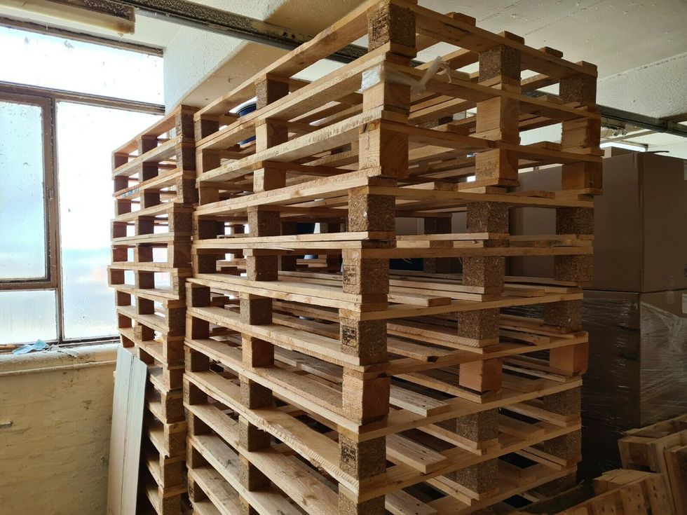 Used Wooden Light Weight Pallets