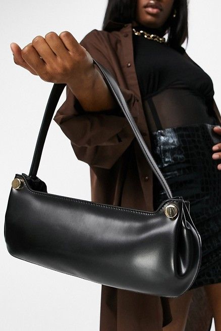 Shoulder Bag in Glossed Black with Pinched Gusset