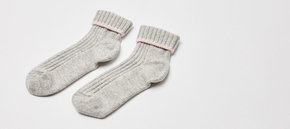 Why I Sleep Better In Bed Socks, Even In Summer! – Pairs Scotland