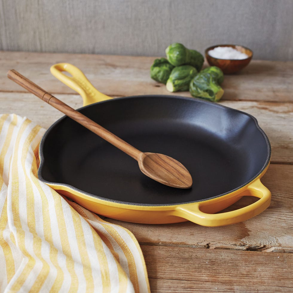 The Lightweight Cast Iron Skillets - Hammacher Schlemmer