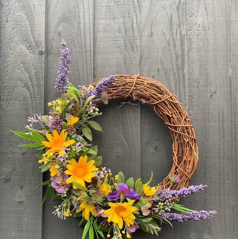 Yellow daisy and pansy wreath 