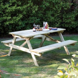 Garden picnic table