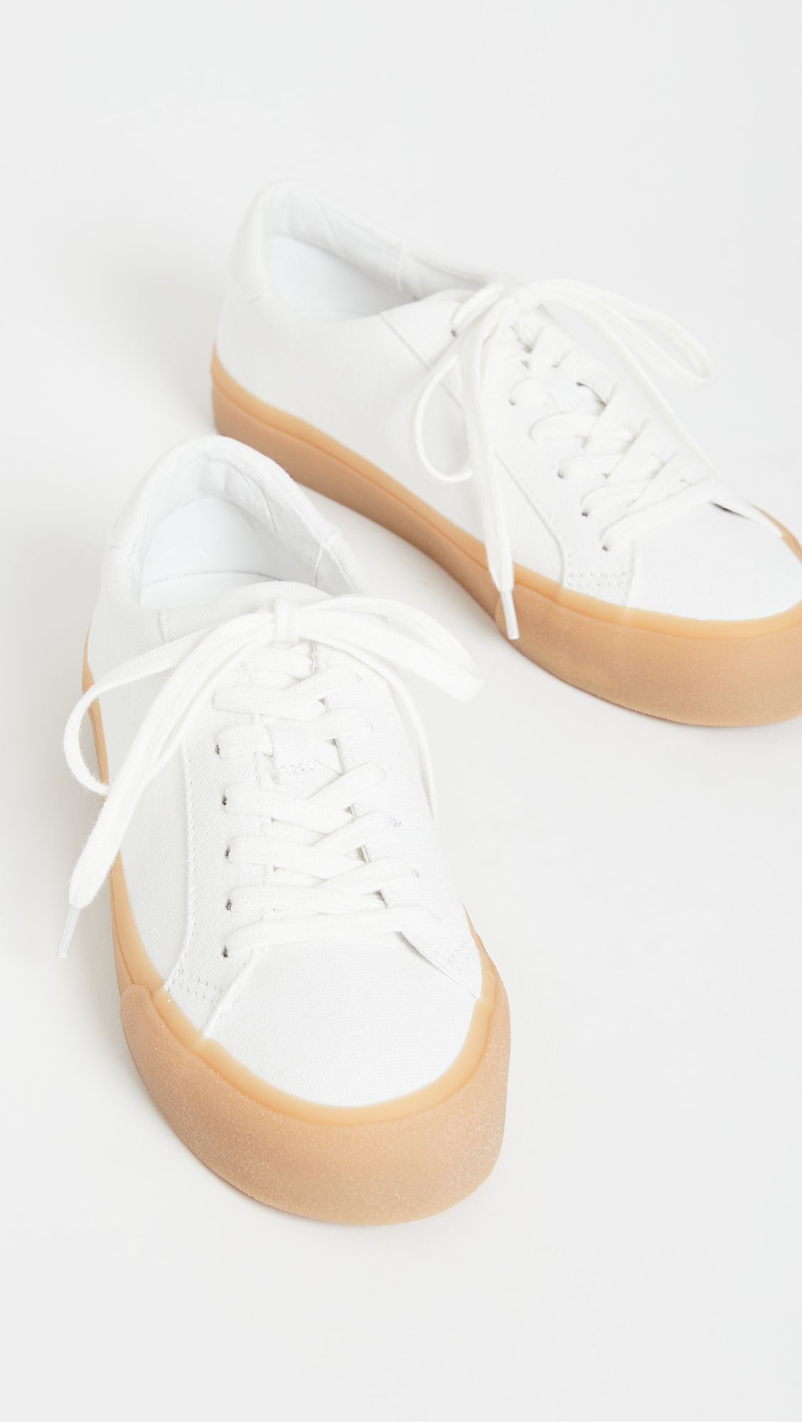 trendy white sneakers 2019 women's