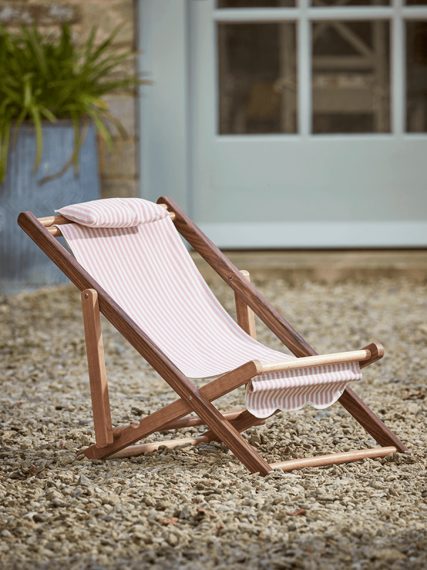 Woodside Traditional Folding Beach/Garden Wooden Deck Chair Seaside Lounger 