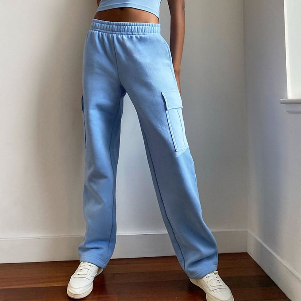 What Goes Good With Blue Sweatpants? – solowomen