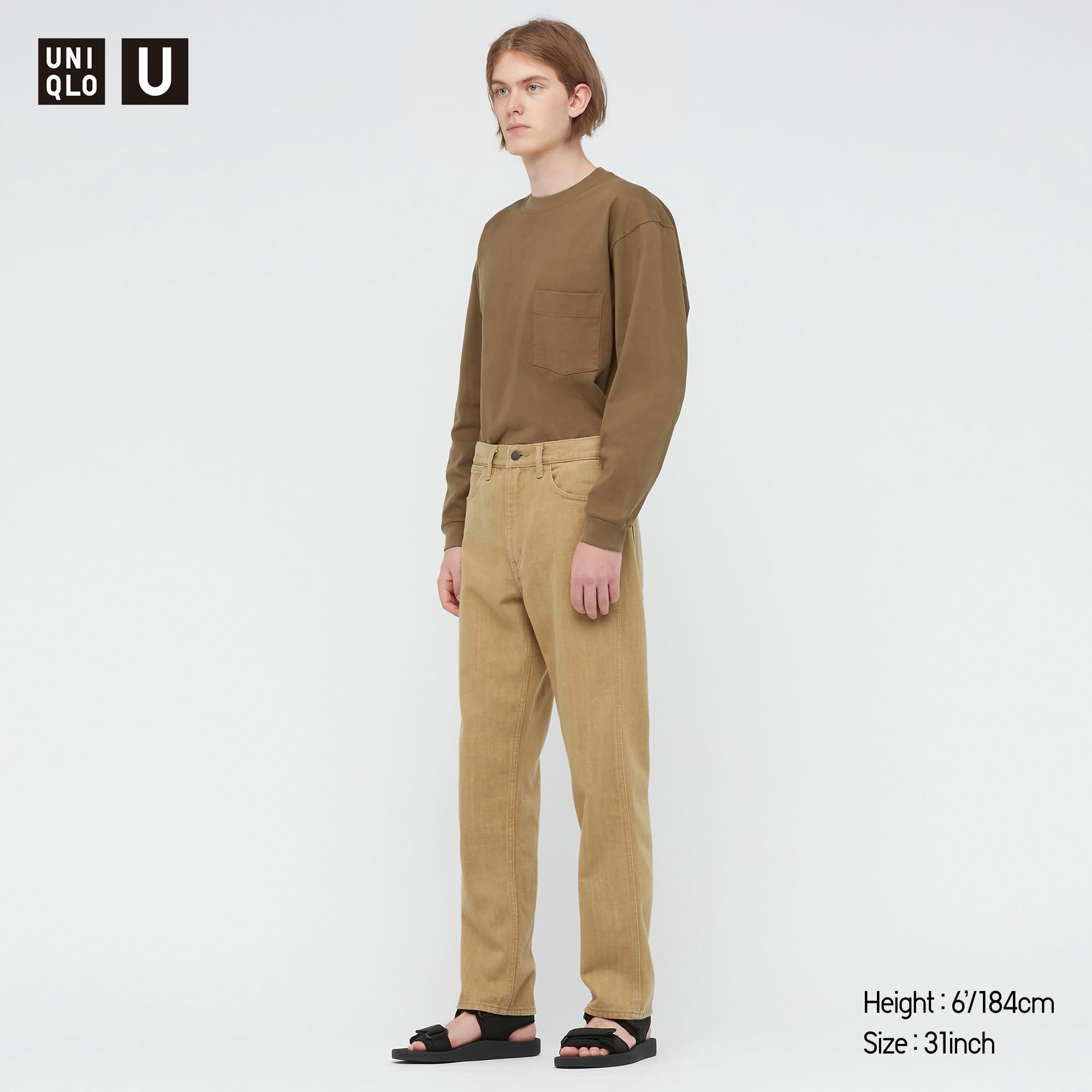  Uniqlo U Jeans mit normaler Passform