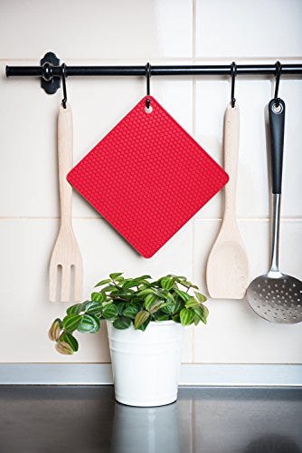 Q's INN Red Silicone Trivet Mats, Set of Four 