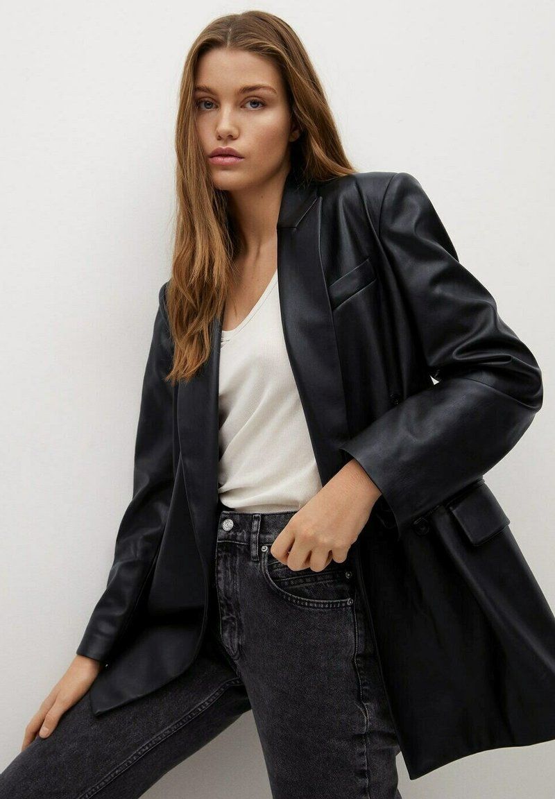 Blazer primavera 2021, le giacche nere eleganti più belle e come