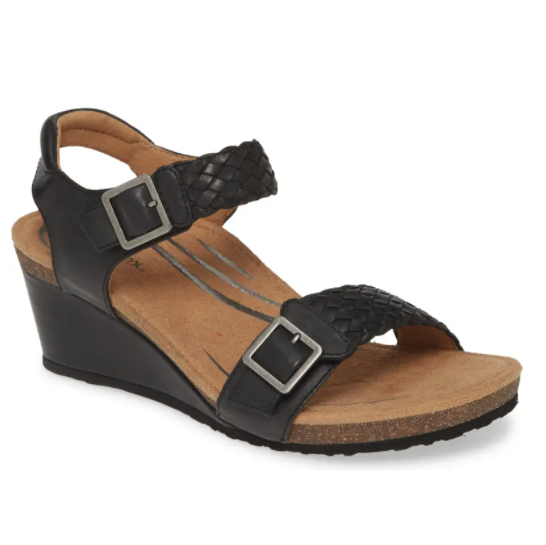 15 Best Comfortable Wedge Sandals 2022, According to Podiatrists