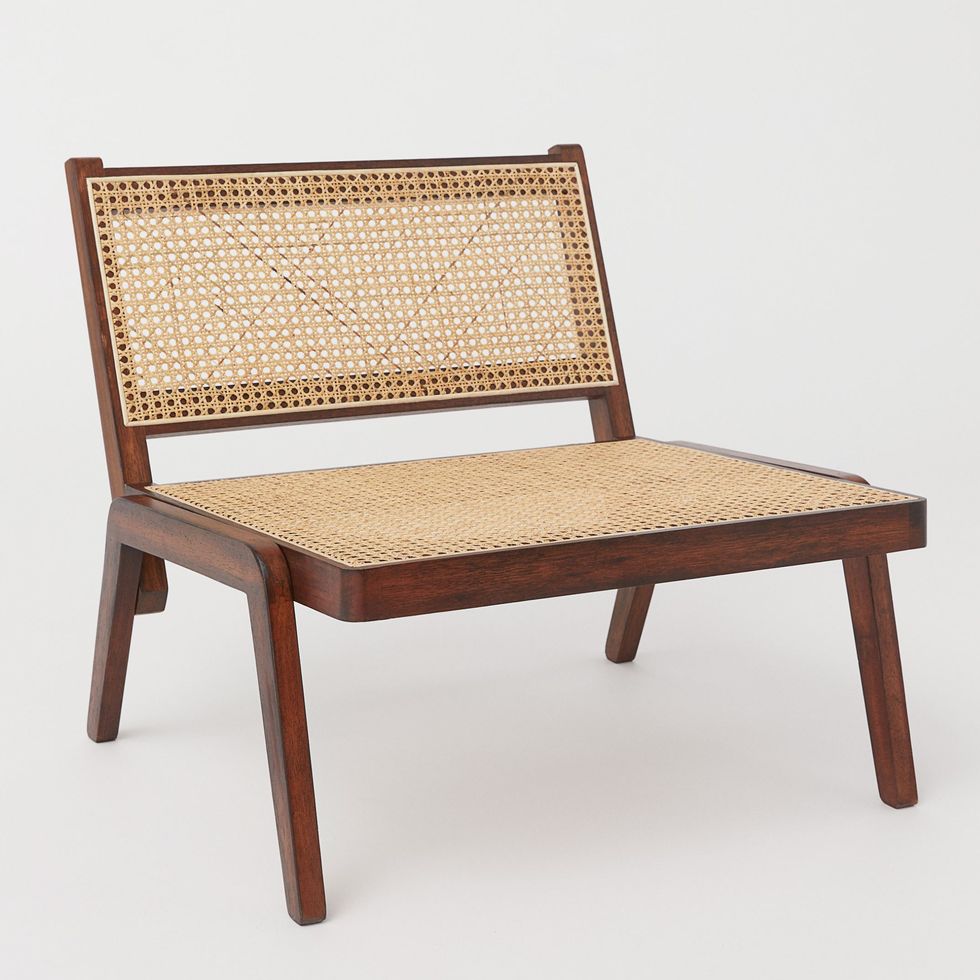 Low lounge chair