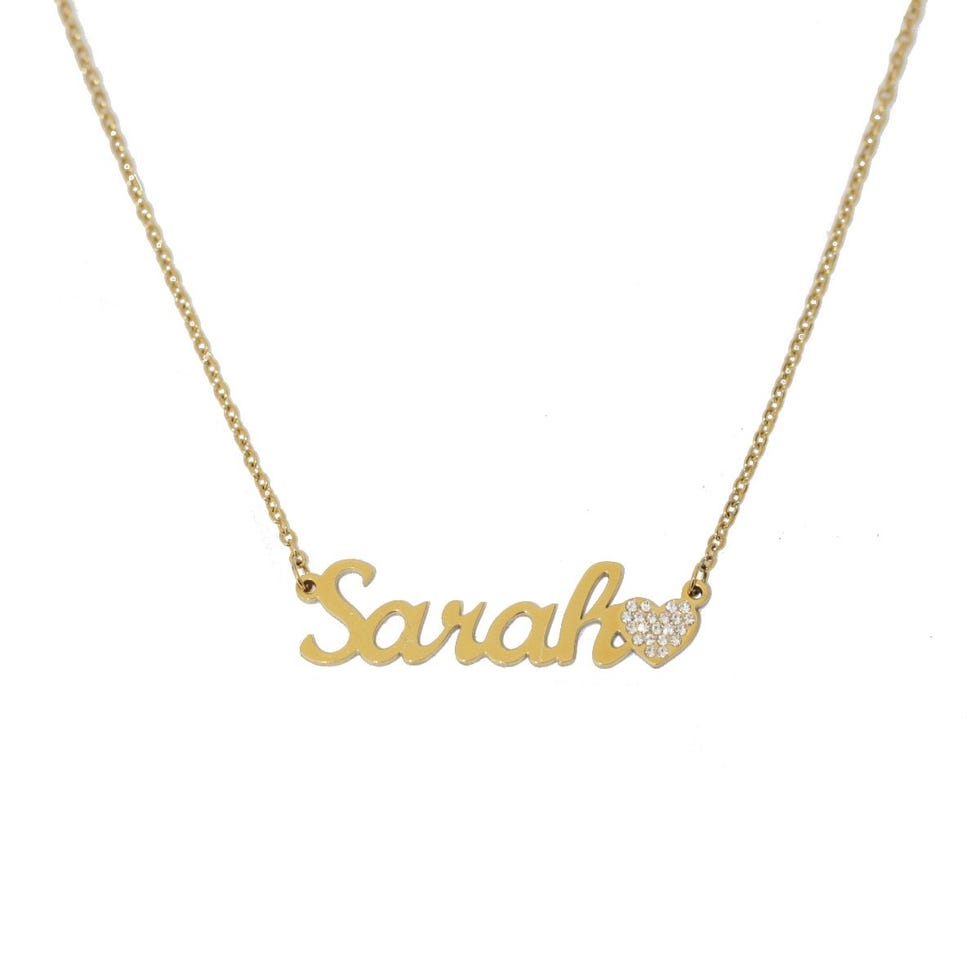 Beyoncé brings back the nameplate necklace