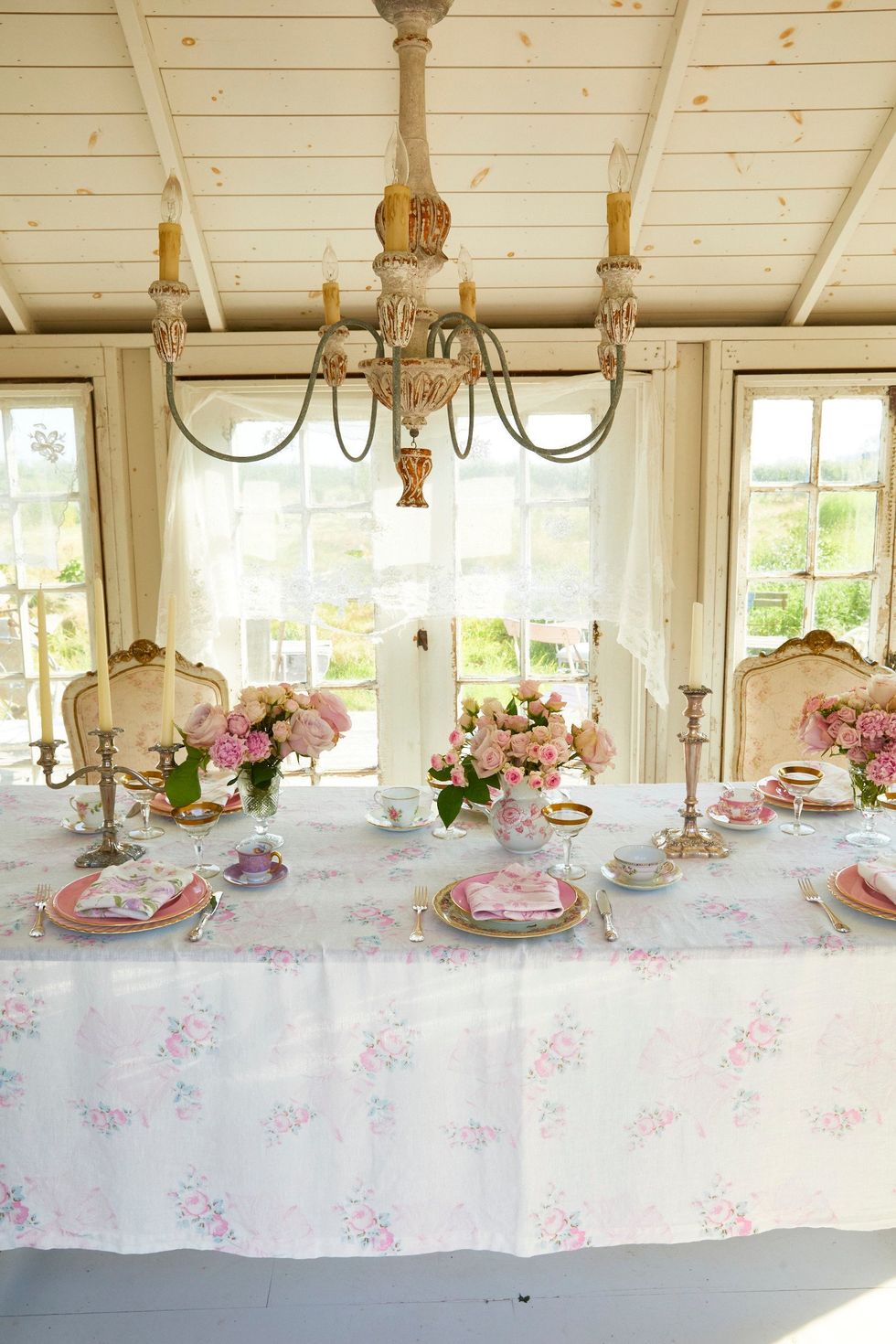 Rosa Beaux Linen Tablecloth