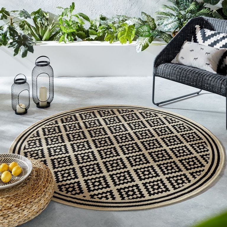 Florence Alfresco Moretti Round Outdoor Rugs in Black Beige