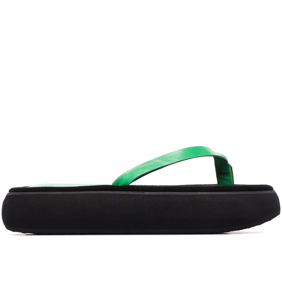 flip-flop flatform sandals