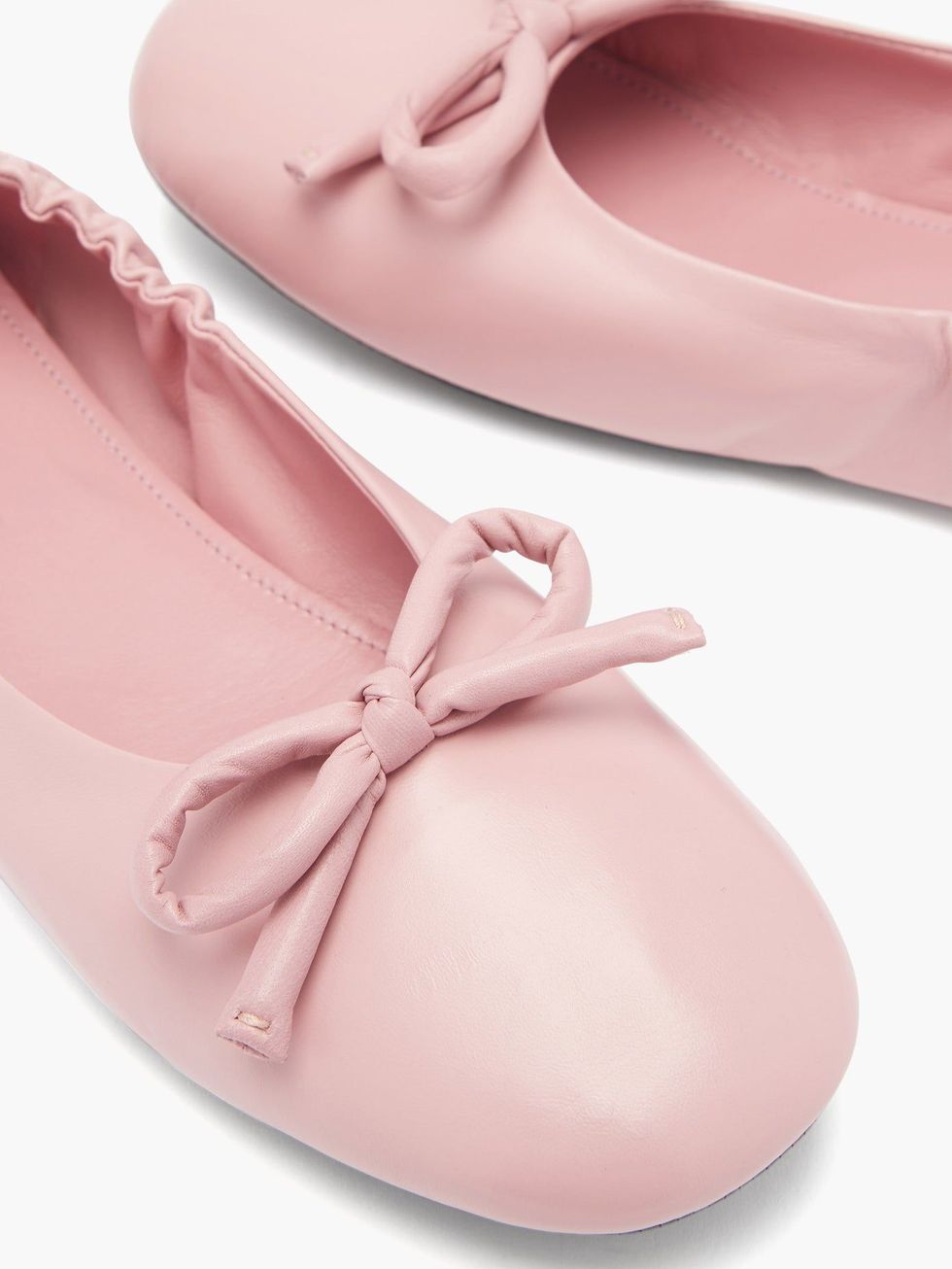 圓頭芭蕾舞鞋推薦：Prada 蝴蝶結裝飾芭蕾平底鞋