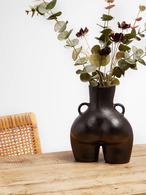 居家花藝佈置靈感「花器推薦#6」：Anissa Kermiche手把人體花瓶