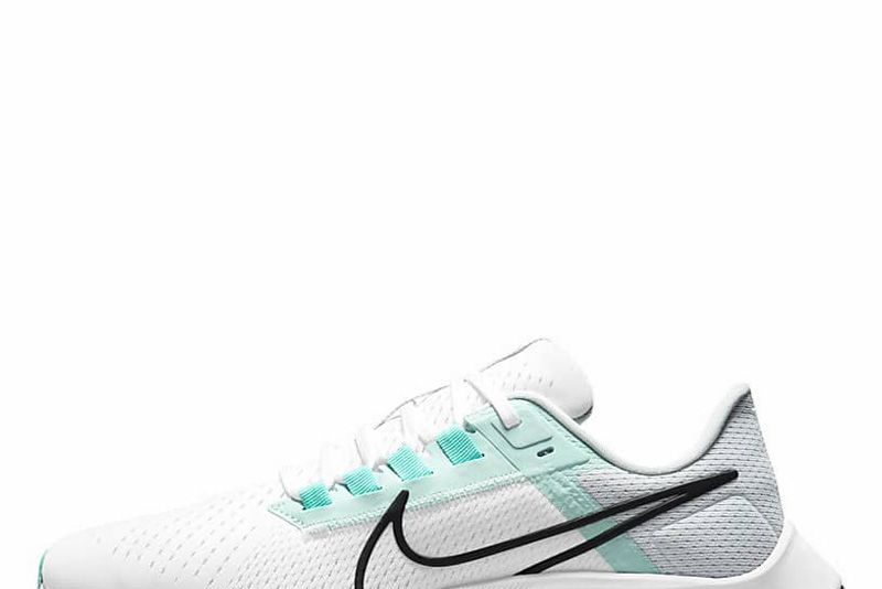 voorwoord Communistisch Springplank Nike Running Shoes for Women | Best Women's Nikes 2021
