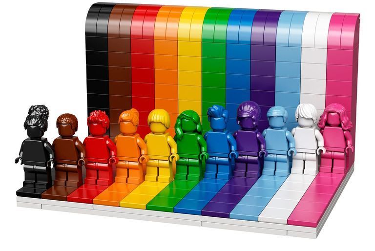 Everyone Is Awesome (Pride Month) - (LEGO 40516)