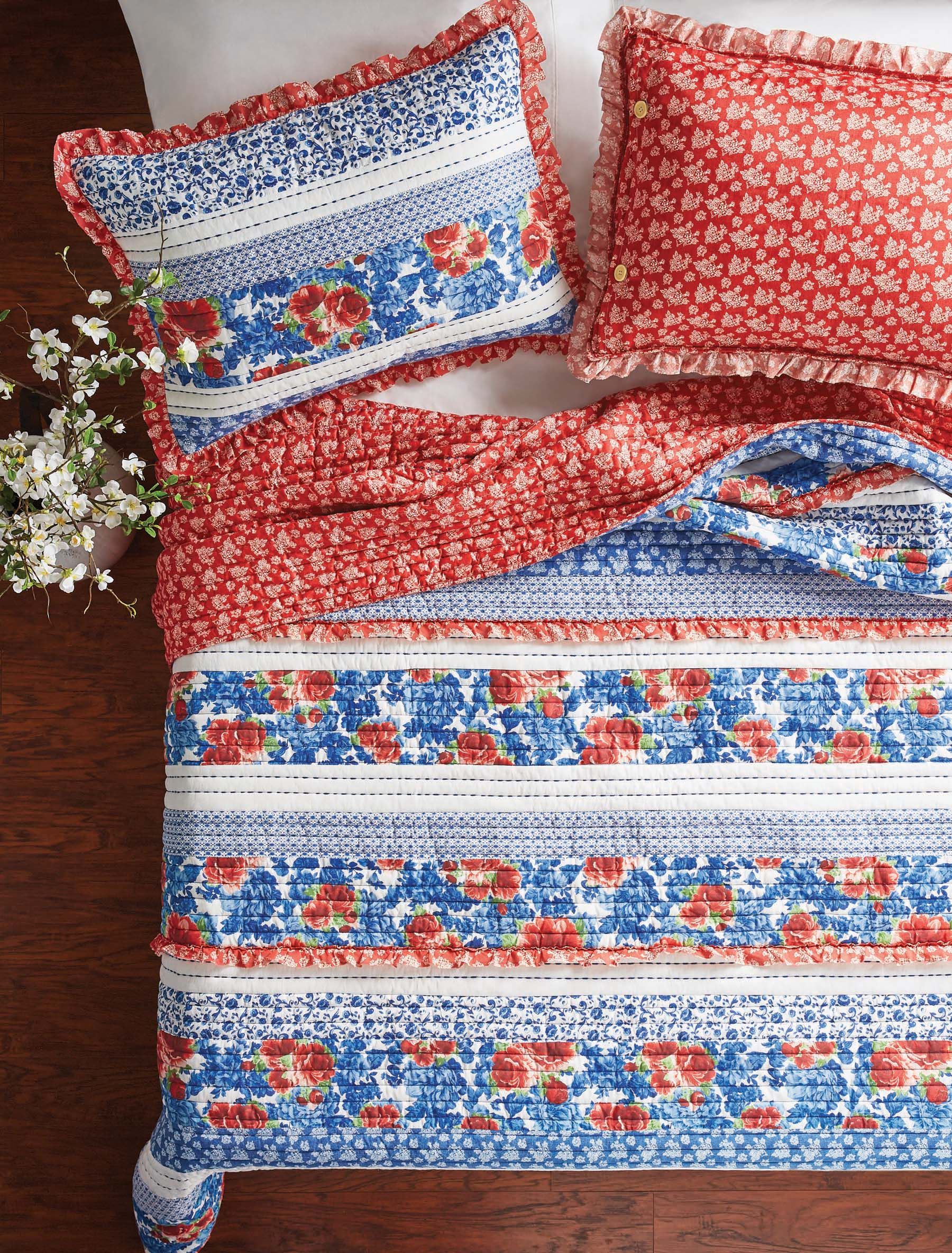 The Pioneer Woman Heritage Floral Quilt