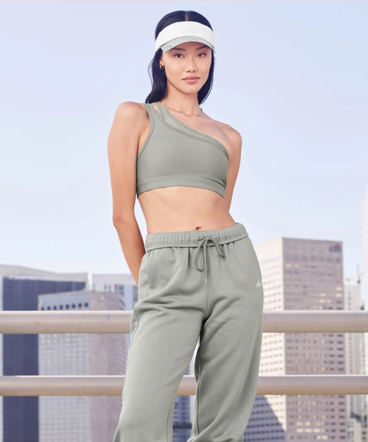 Alo Yoga Is An Athleisure Brand Like Lululemon & Canadians Can