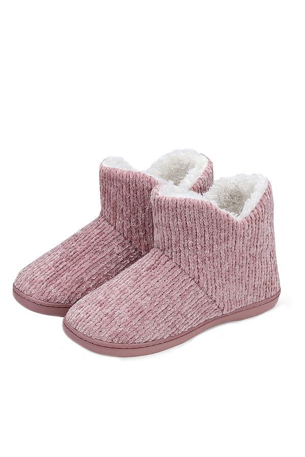 Kom op stave Skænk 25 Best Slippers for Women 2023 - The Most Cozy Slippers