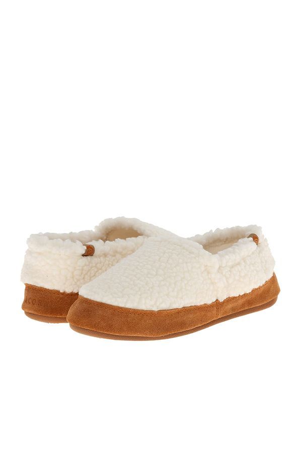 25 Best Slippers for Women 2023 - The Most Cozy Slippers